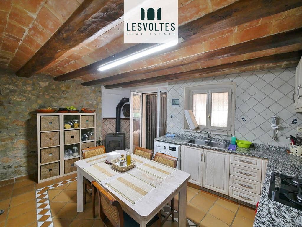Chalet de 3 habitaciones en La Bisbal d'Empordà en venta - 255.000 € (Ref: 10086529)
