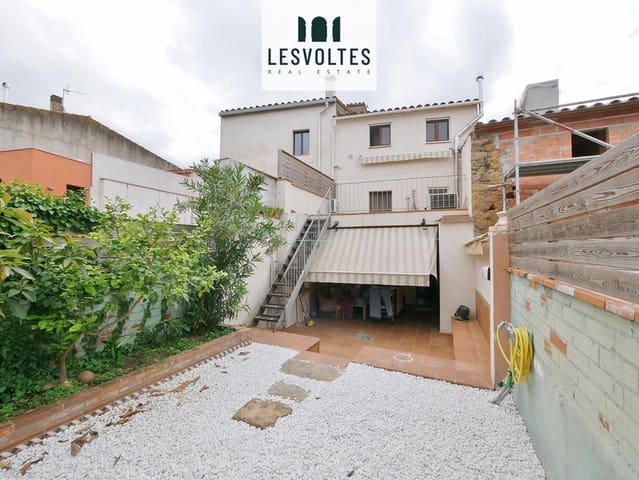 Chalet de 3 habitaciones en La Bisbal d'Empordà en venta - 255.000 € (Ref: 10086529)