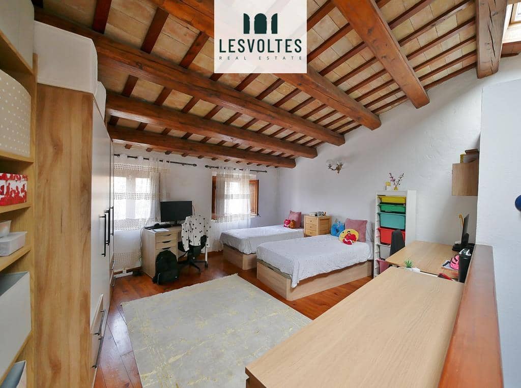Chalet de 3 habitaciones en La Bisbal d'Empordà en venta - 255.000 € (Ref: 10086529)