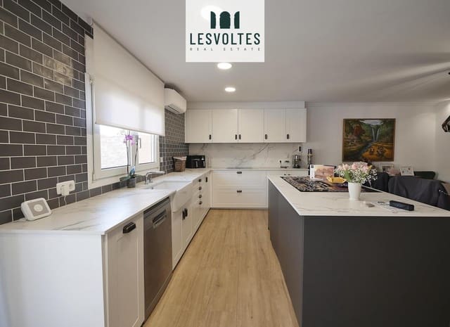 Chalet de 4 habitaciones en Mont-ras en venta con piscina garaje - 630.000 € (Ref: 10086531)