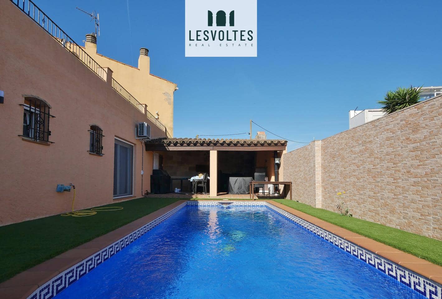 Chalet de 4 habitaciones en Mont-ras en venta con piscina garaje - 630.000 € (Ref: 10086531)