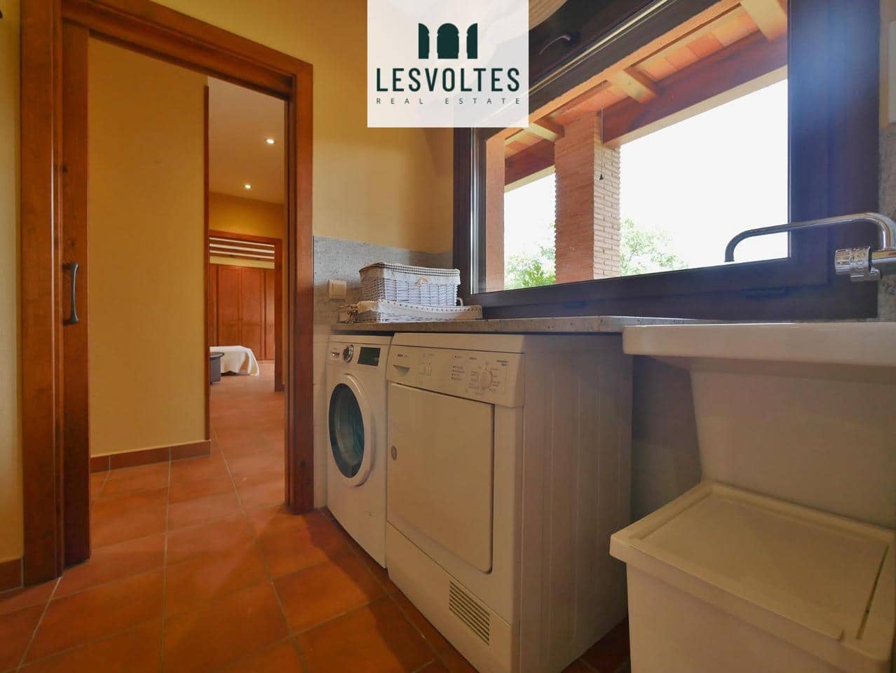 6 Zimmer Villa zu verkaufen in Mont-ras mit Pool - 1.100.000 € (Ref: 10086541)