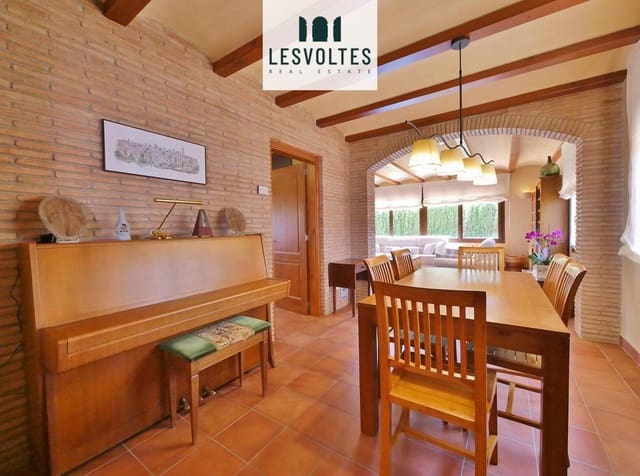 6 Zimmer Villa zu verkaufen in Mont-ras mit Pool - 1.100.000 € (Ref: 10086541)