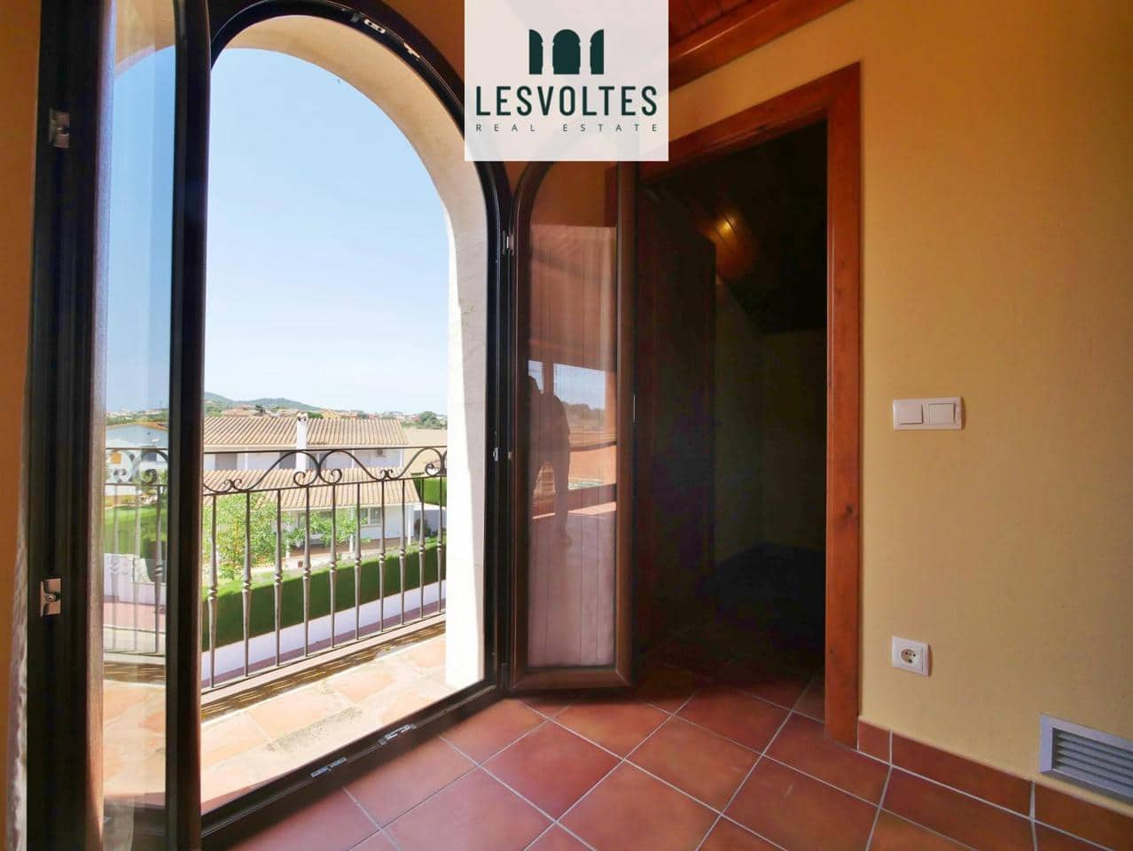 6 Zimmer Villa zu verkaufen in Mont-ras mit Pool - 1.100.000 € (Ref: 10086541)