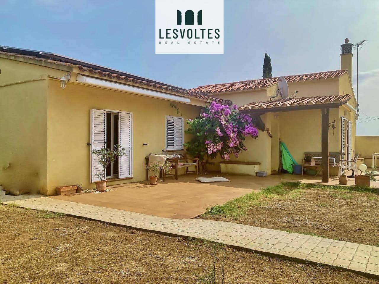 5 Zimmer Villa zu verkaufen in Albons mit Pool Garage - 595.000 € (Ref: 10086546)