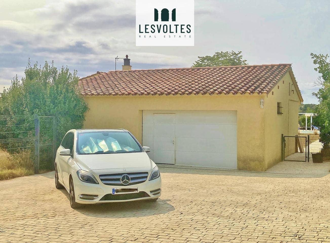 5 Zimmer Villa zu verkaufen in Albons mit Pool Garage - 595.000 € (Ref: 10086546)