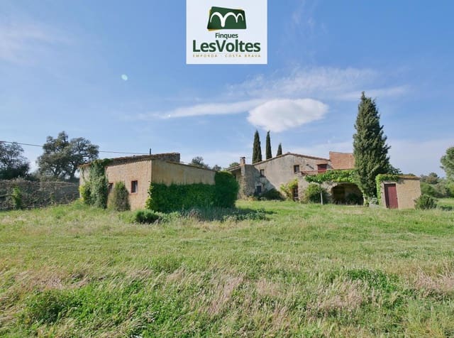 4 bedroom Villa for rent in Sant Sadurní de l'Heura, Cruïlles Monells i Sant Sadurní de I'Heura - € 1,100 (Ref: 10086547)