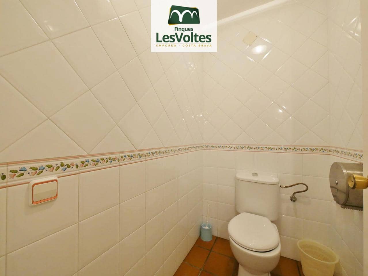 2 bedroom Business for rent in Mont-ras - € 1,000 (Ref: 10086548)