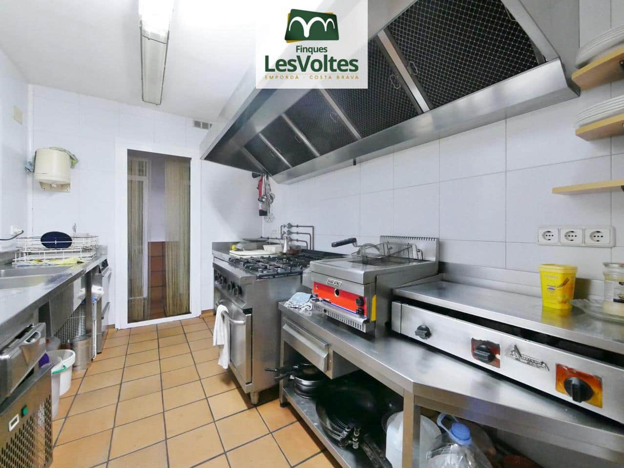 2 bedroom Business for rent in Mont-ras - € 1,000 (Ref: 10086548)