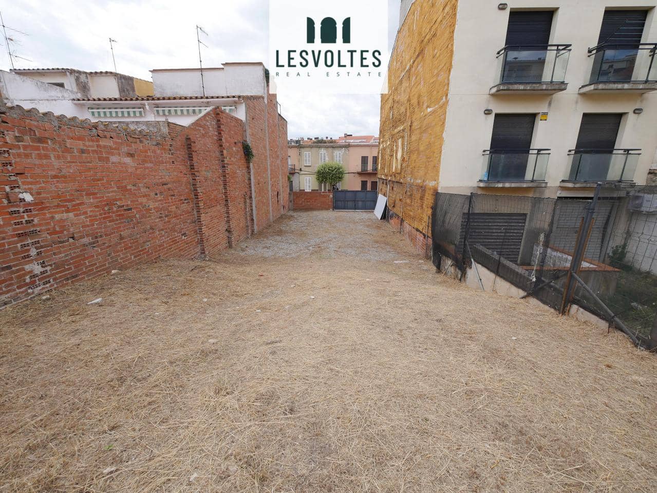 Mark till salu i Palamos - 320 000 € (Ref: 10104290)