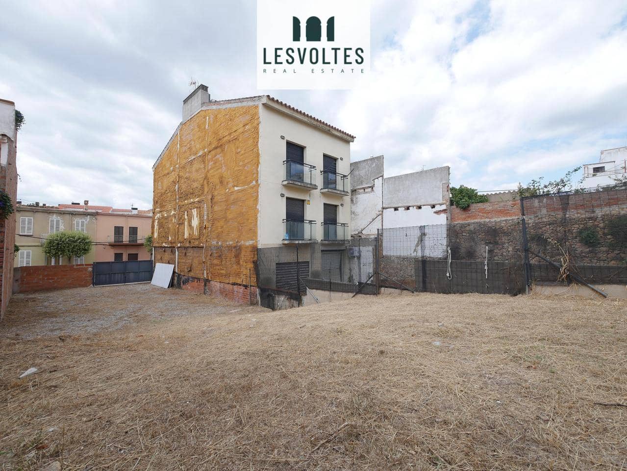 Mark till salu i Palamos - 320 000 € (Ref: 10104290)