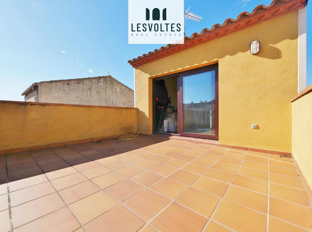 4 bedroom Villa for sale in Palafrugell with garage - € 399,000 (Ref: 10130618)