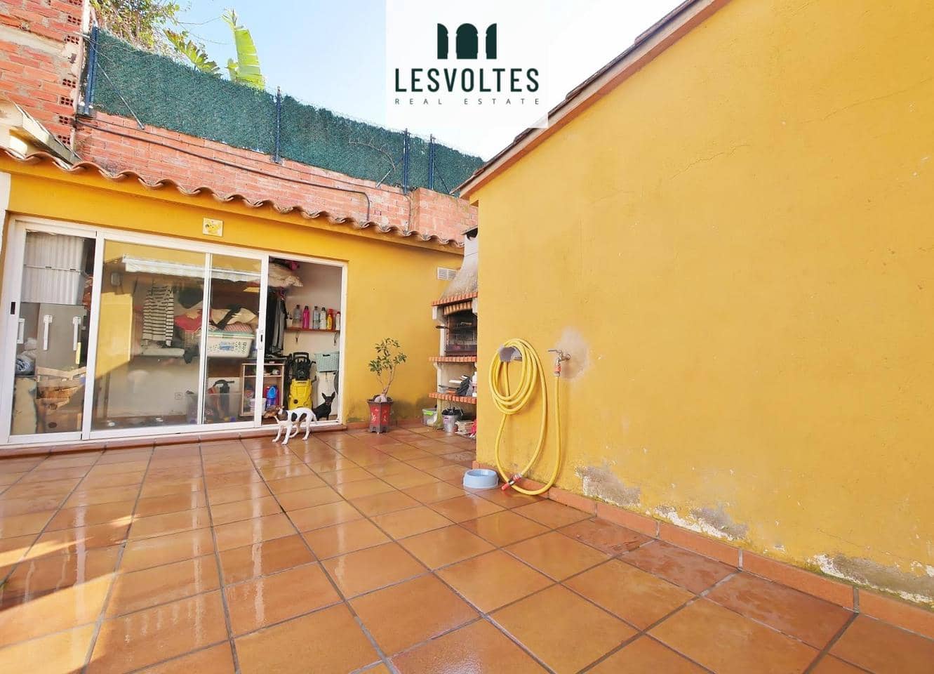 4 bedroom Villa for sale in Palafrugell with garage - € 399,000 (Ref: 10130618)