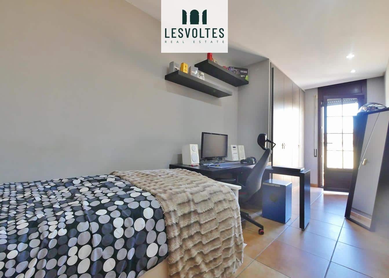 4 bedroom Villa for sale in Palafrugell with garage - € 399,000 (Ref: 10130618)