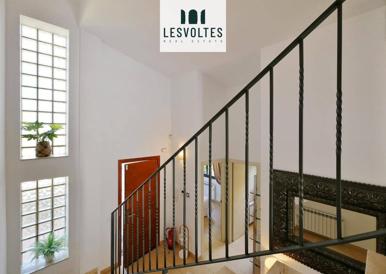 4 soveværelse Villa til salg i Madremanya med swimmingpool garage - € 725.000 (Ref: 10165887)