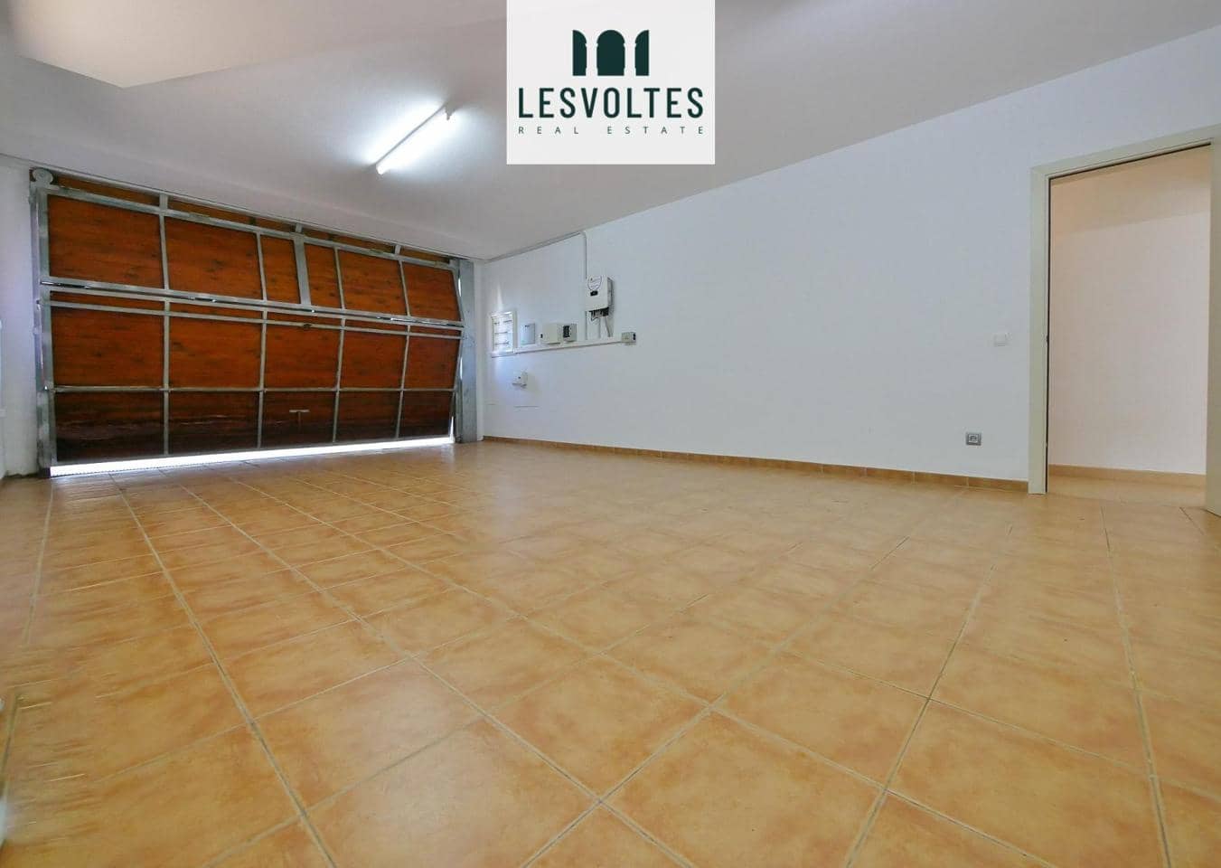 4 soveværelse Villa til salg i Madremanya med swimmingpool garage - € 725.000 (Ref: 10165887)