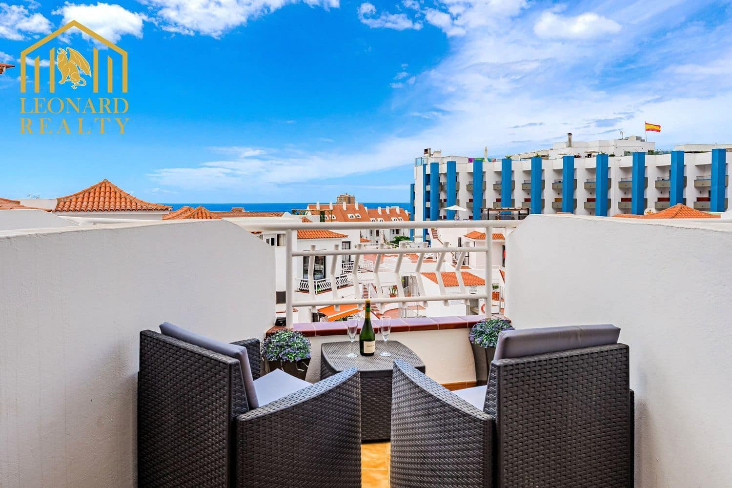 2 soverom Leilighet til salgs i Los Cristianos med svømmebasseng garasje - € 320 000 (Ref: 9558734)