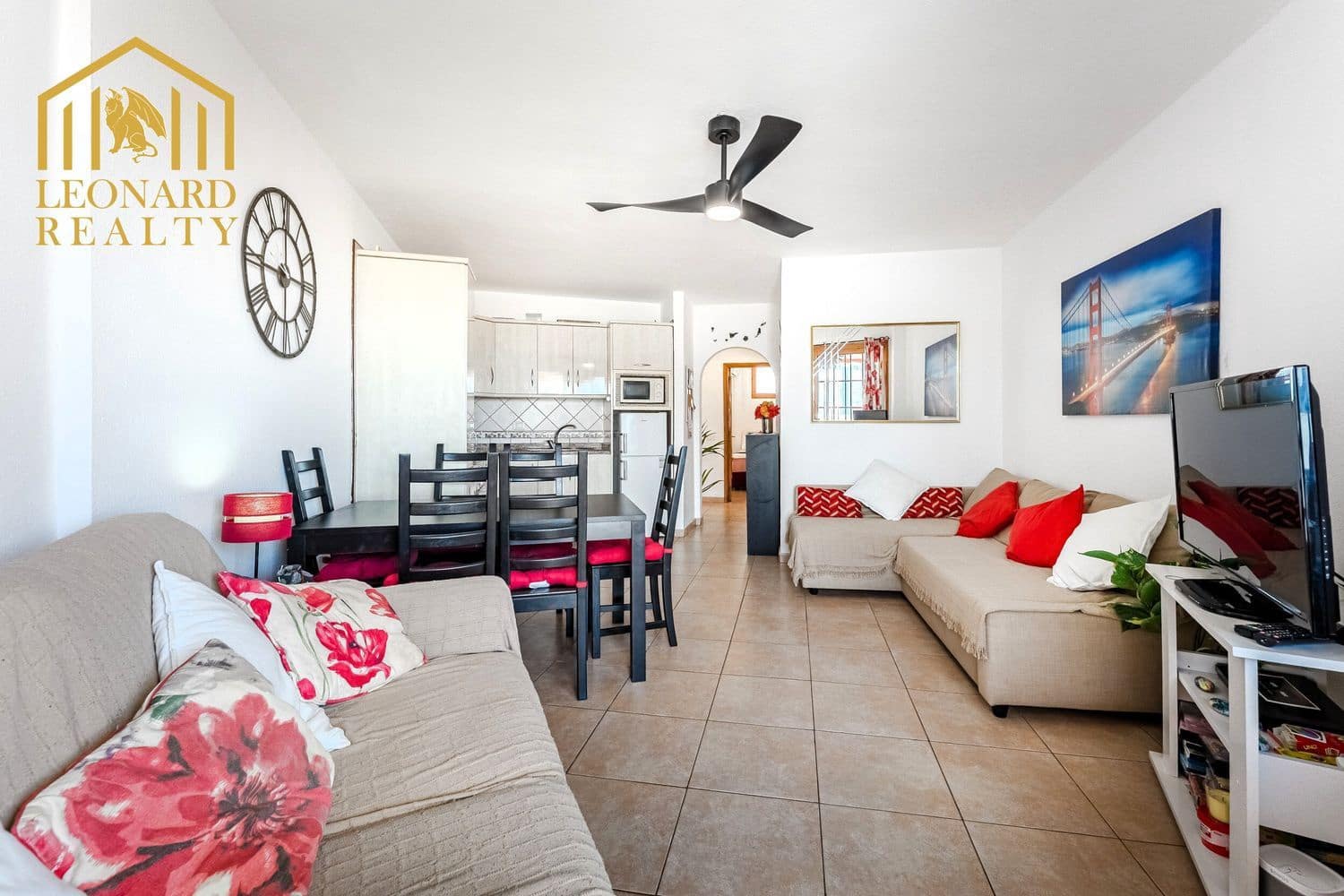 2 soverom Leilighet til salgs i Los Cristianos med svømmebasseng garasje - € 320 000 (Ref: 9558734)