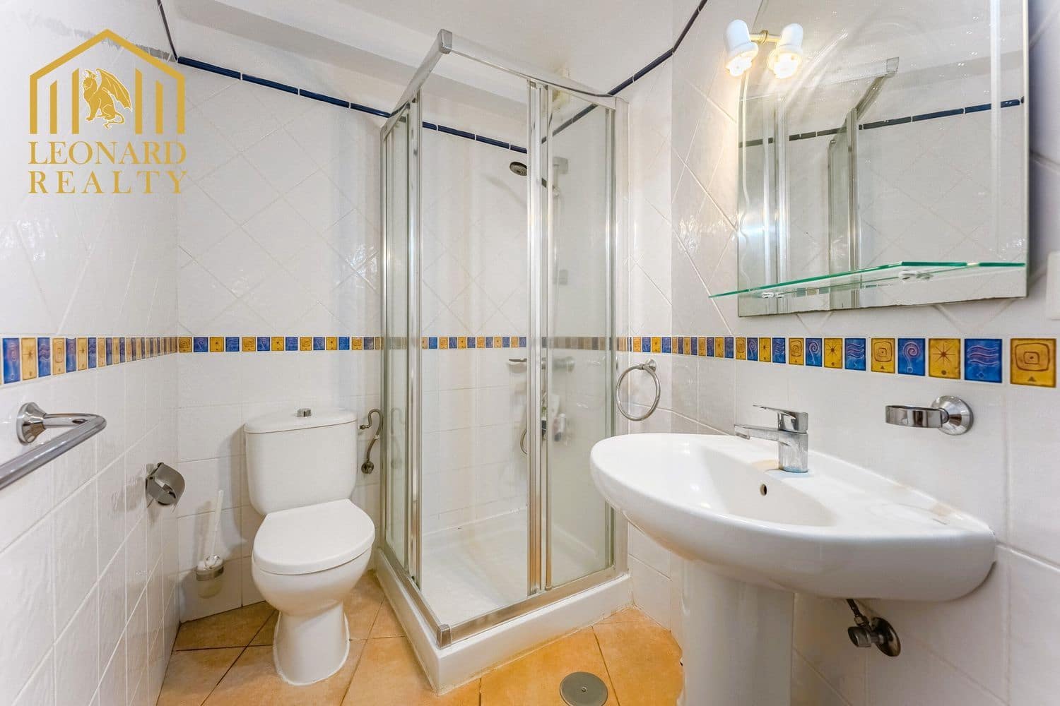 2 soverom Leilighet til salgs i Los Cristianos med svømmebasseng garasje - € 320 000 (Ref: 9558734)