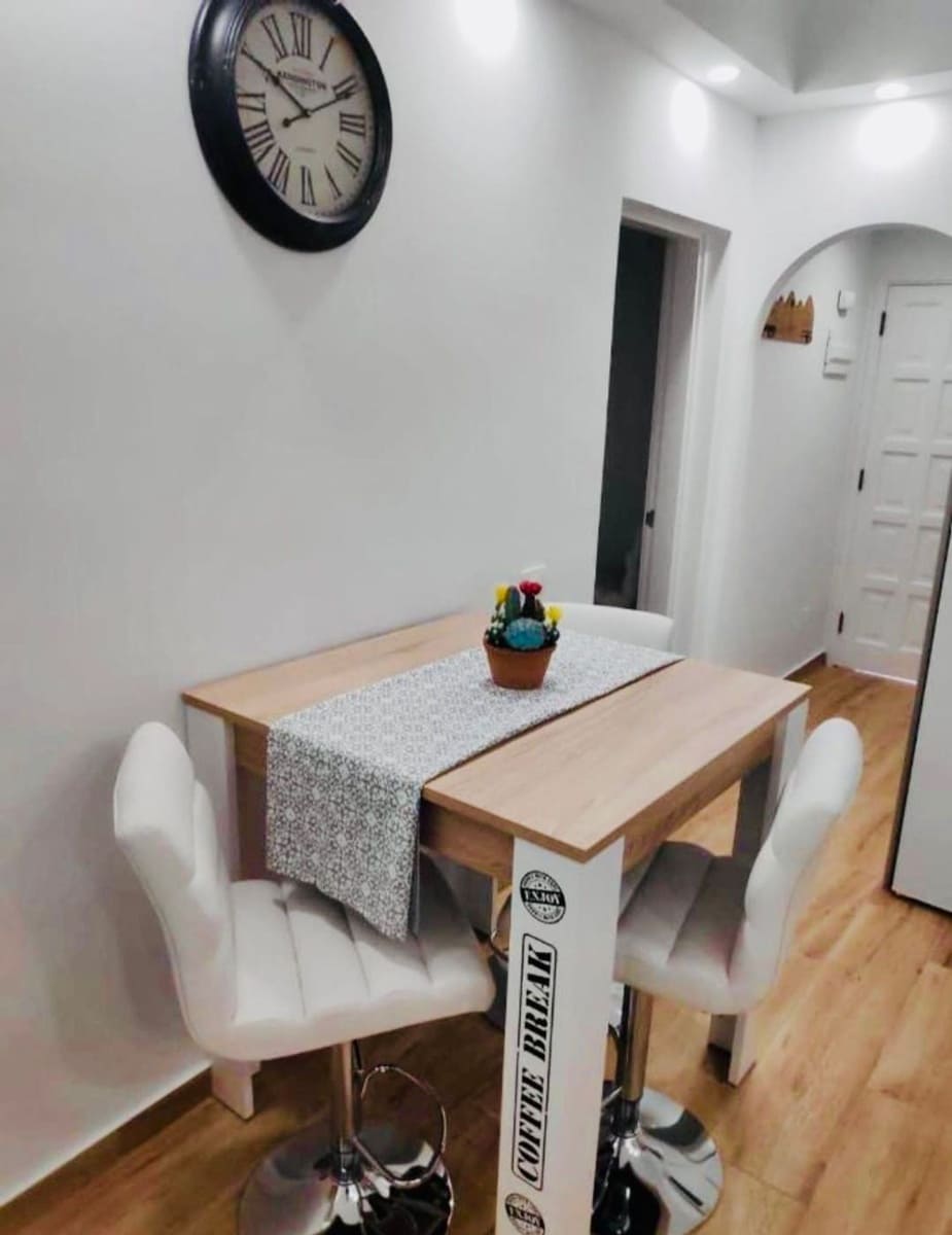 1 soverom Leilighet til salgs i Los Cristianos med svømmebasseng garasje - € 265 000 (Ref: 9558736)