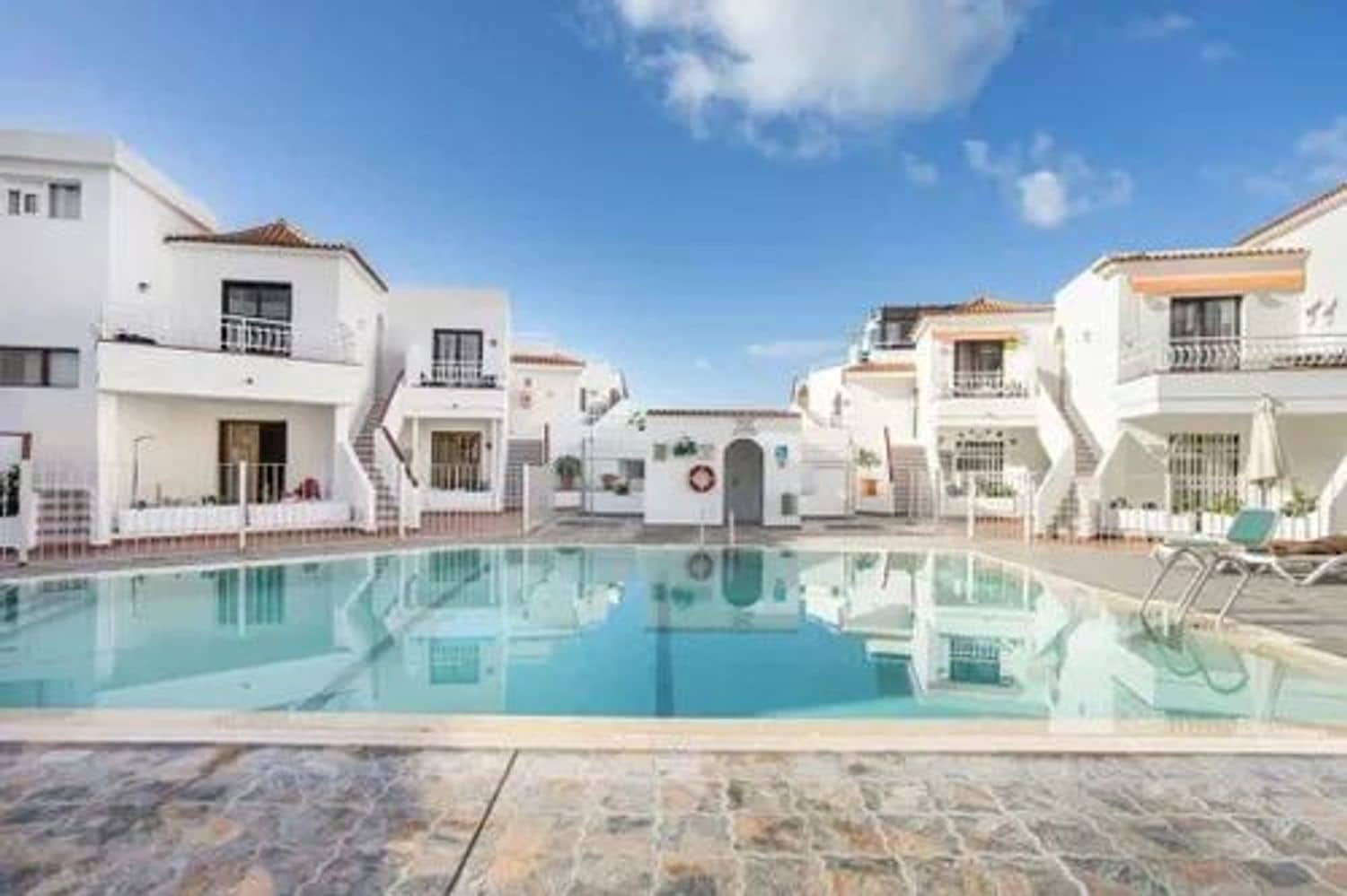1 soverom Leilighet til salgs i Los Cristianos med svømmebasseng garasje - € 265 000 (Ref: 9558736)