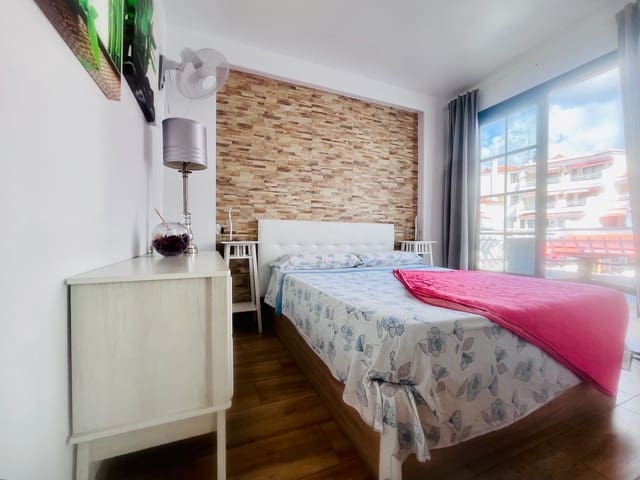 1 soverom Leilighet til salgs i Los Cristianos, Arona med svømmebasseng garasje - € 265 000 (Ref: 9558736)