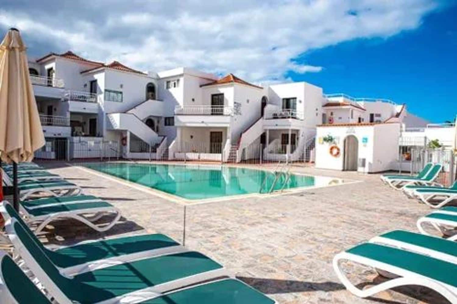 1 soverom Leilighet til salgs i Los Cristianos med svømmebasseng garasje - € 265 000 (Ref: 9558736)