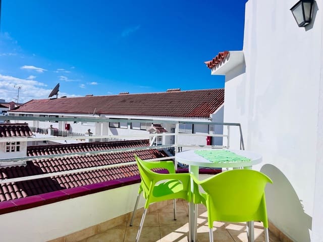 1 soverom Leilighet til salgs i Los Cristianos, Arona med svømmebasseng garasje - € 265 000 (Ref: 9558736)