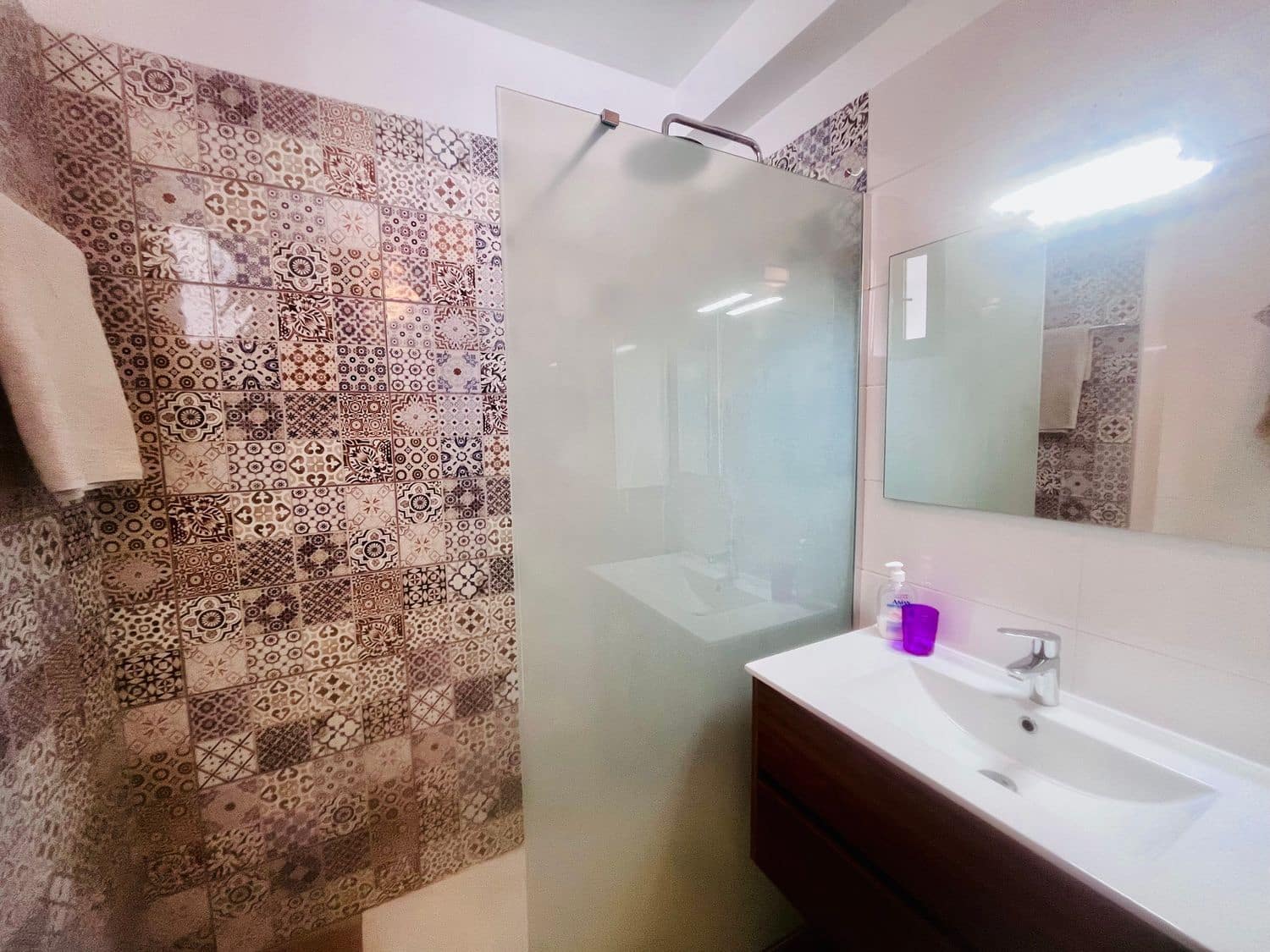 1 soverom Leilighet til salgs i Los Cristianos med svømmebasseng garasje - € 265 000 (Ref: 9558736)