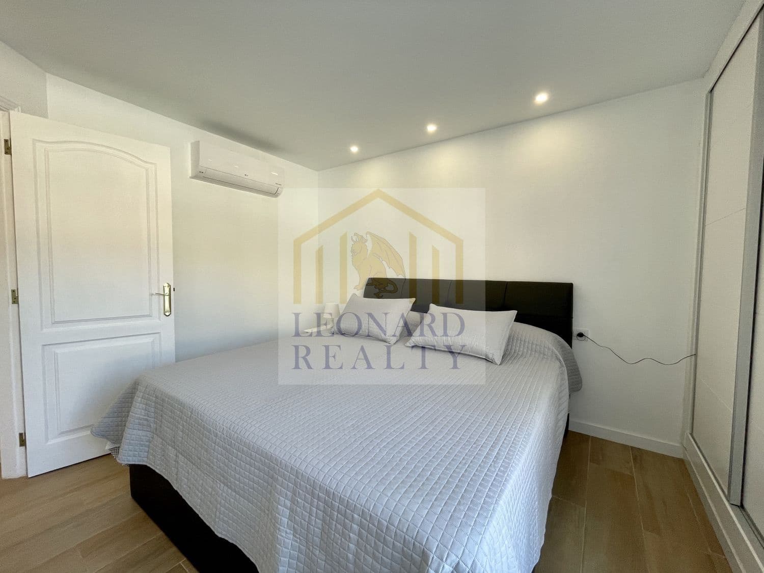 1 soveværelse Lejlighed til salg i Puerto Santiago med swimmingpool garage - € 385.000 (Ref: 9558737)