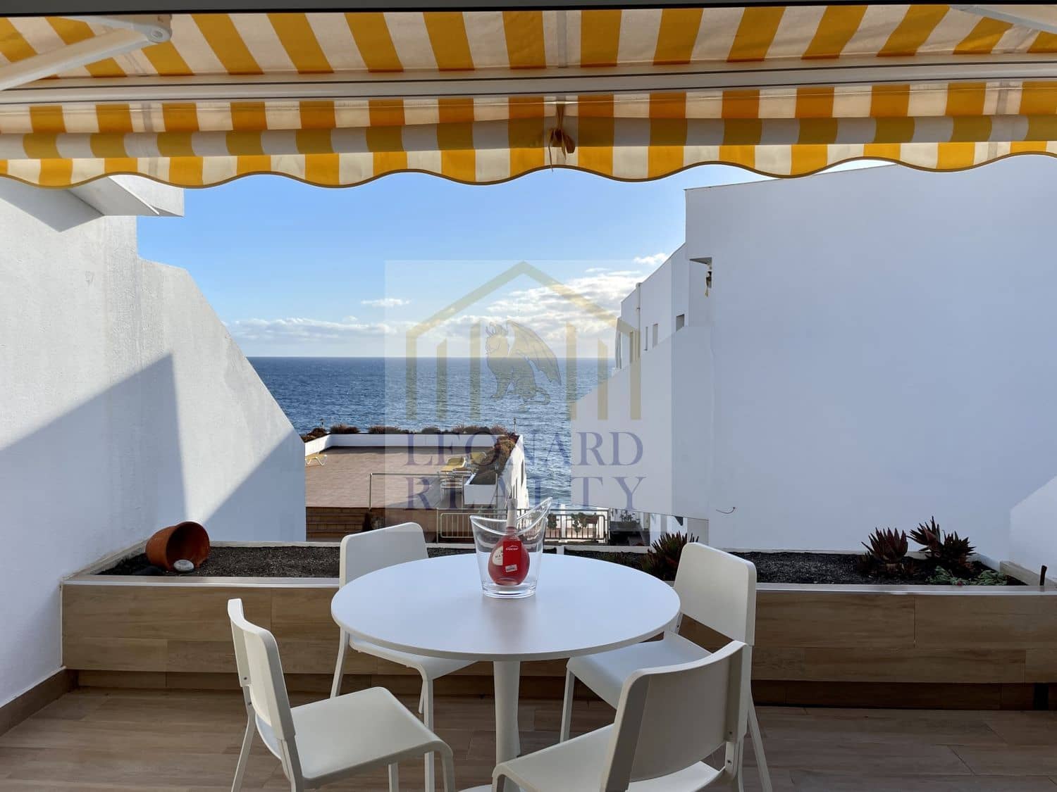 1 soveværelse Lejlighed til salg i Puerto Santiago med swimmingpool garage - € 385.000 (Ref: 9558737)