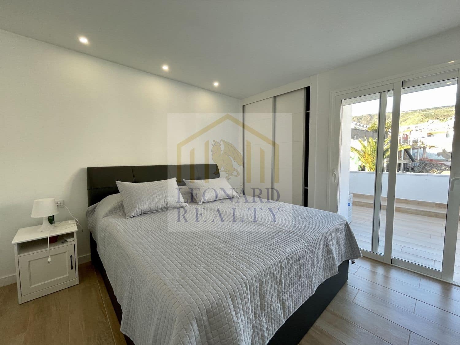 1 soveværelse Lejlighed til salg i Puerto Santiago med swimmingpool garage - € 385.000 (Ref: 9558737)