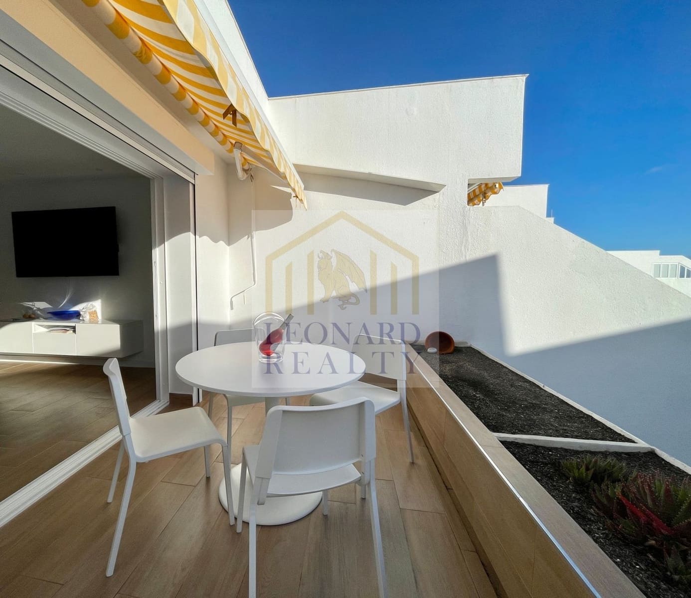 1 soveværelse Lejlighed til salg i Puerto Santiago med swimmingpool garage - € 385.000 (Ref: 9558737)