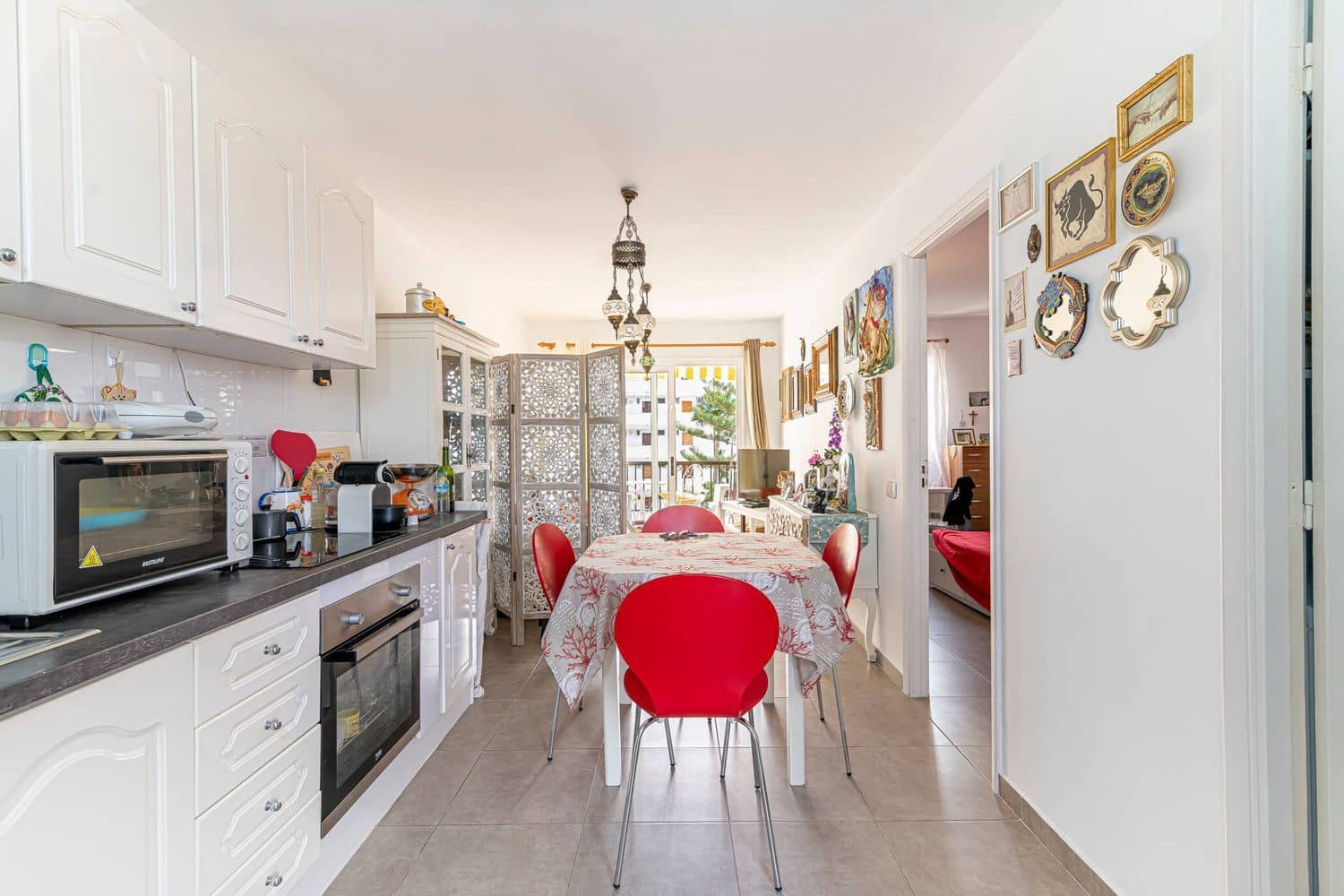 1 sypialnia Apartament na sprzedaż w Playa de las Americas z basenem garażem - 349 000 € (Ref: 9558738)