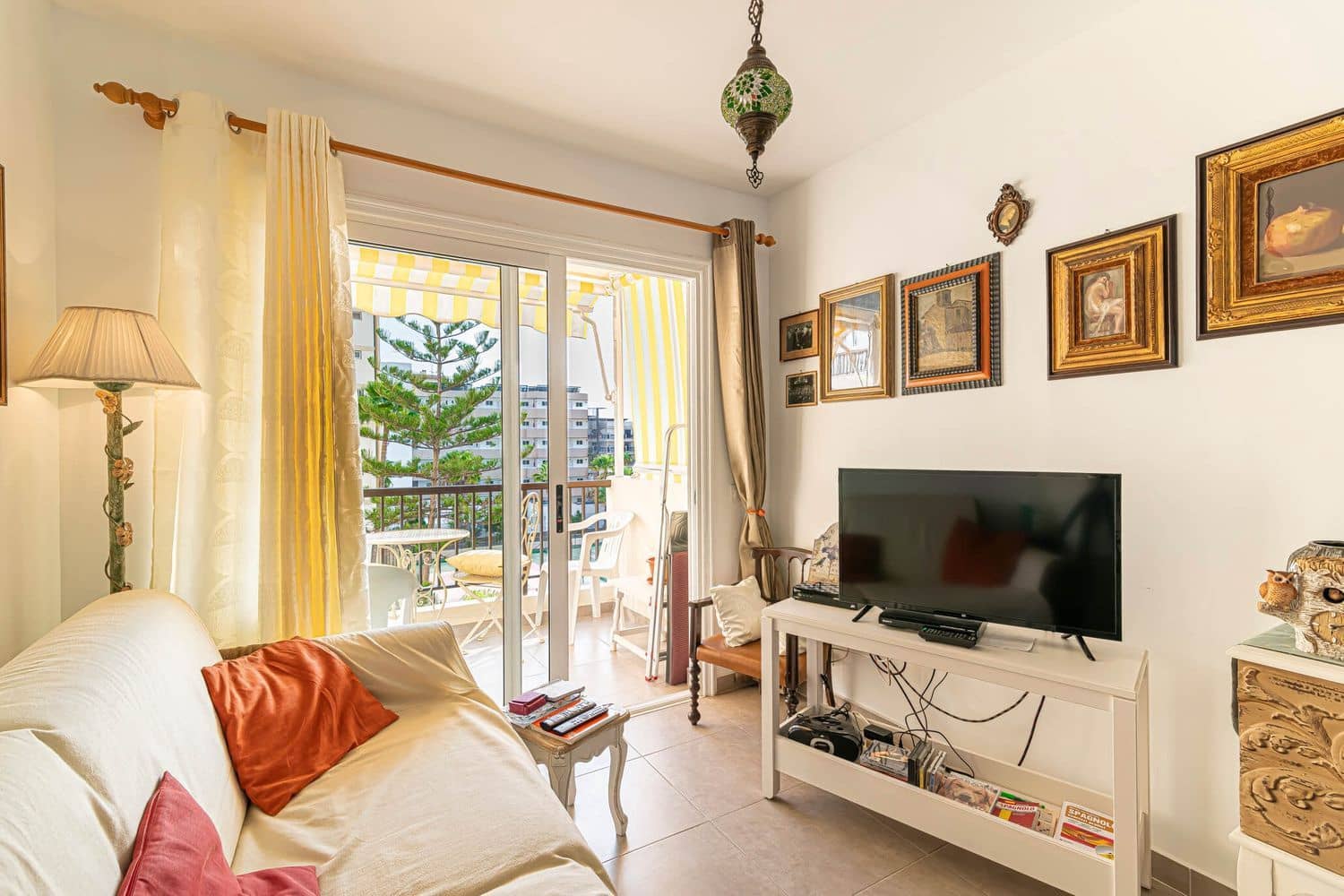 1 sypialnia Apartament na sprzedaż w Playa de las Americas z basenem garażem - 349 000 € (Ref: 9558738)