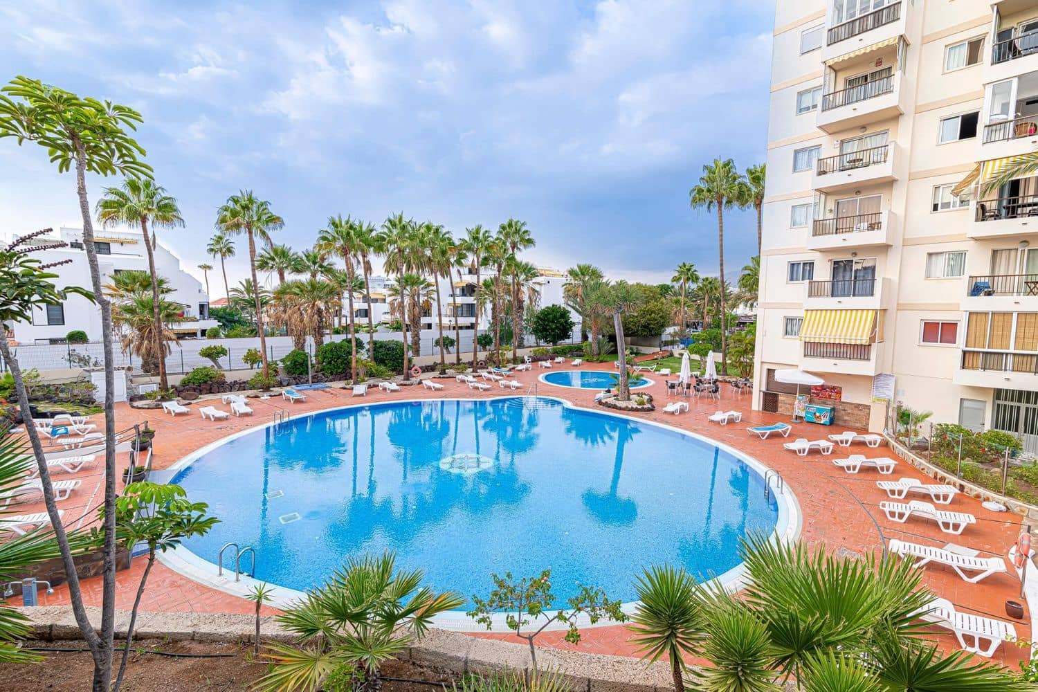 1 sypialnia Apartament na sprzedaż w Playa de las Americas z basenem garażem - 349 000 € (Ref: 9558738)