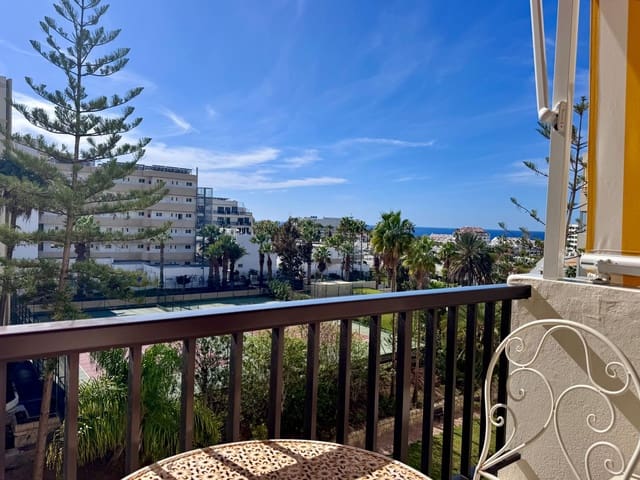 1 sypialnia Apartament na sprzedaż w Playa de las Americas, Arona z basenem garażem - 349 000 € (Ref: 9558738)