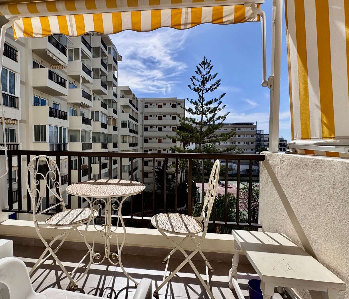 1 sypialnia Apartament na sprzedaż w Playa de las Americas z basenem garażem - 349 000 € (Ref: 9558738)