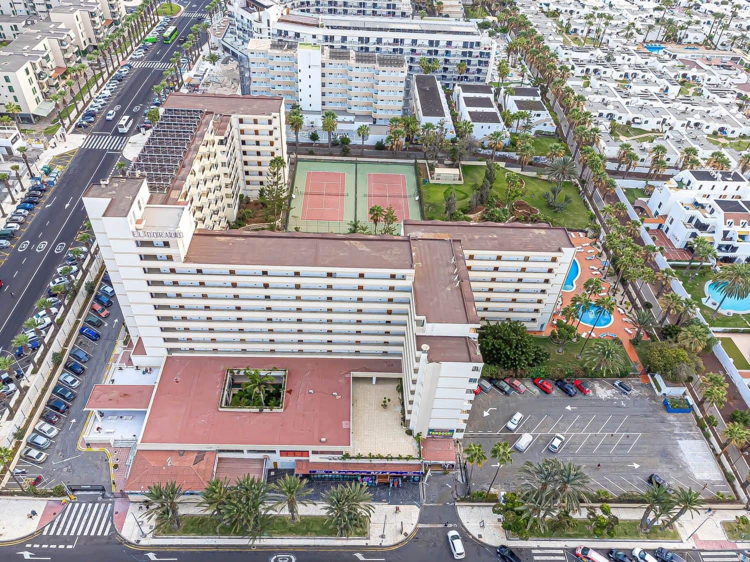 1 sypialnia Apartament na sprzedaż w Playa de las Americas z basenem garażem - 349 000 € (Ref: 9558738)