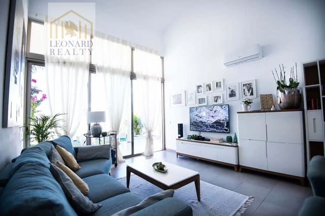 3 makuuhuone Omakotitalo myytävänä paikassa La Caleta Adeje, Adeje mukana uima-altaan 
autotalli - 1 690 000 € (Ref: 9558742)