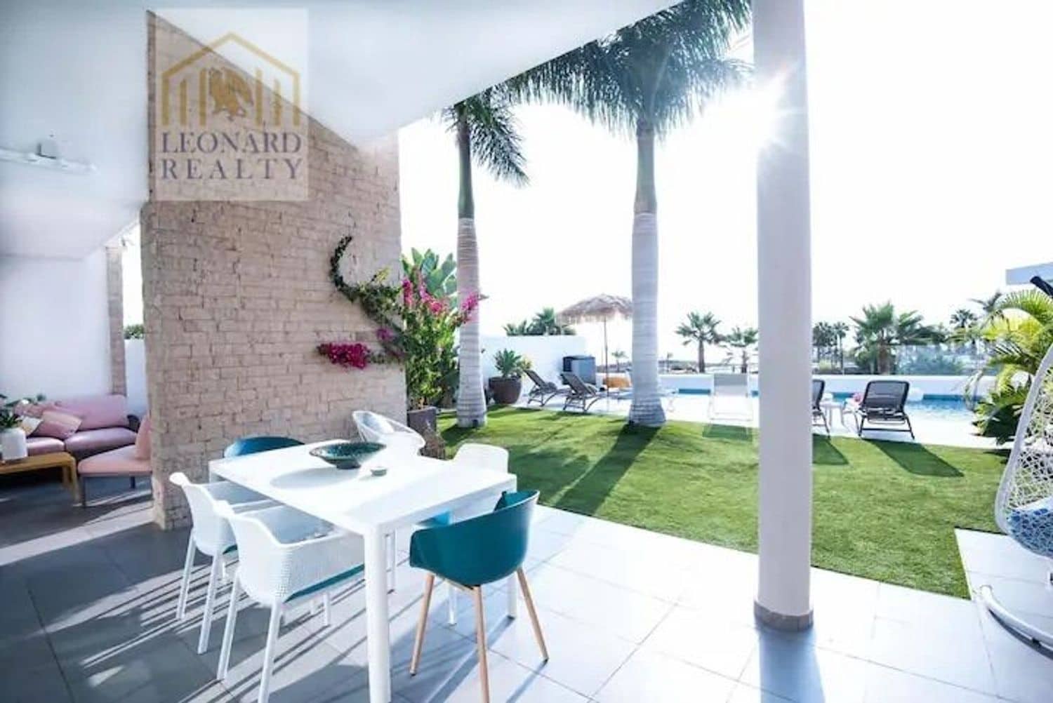 3 soverom Hus til salgs i La Caleta Adeje med svømmebasseng garasje - € 1 690 000 (Ref: 9558742)