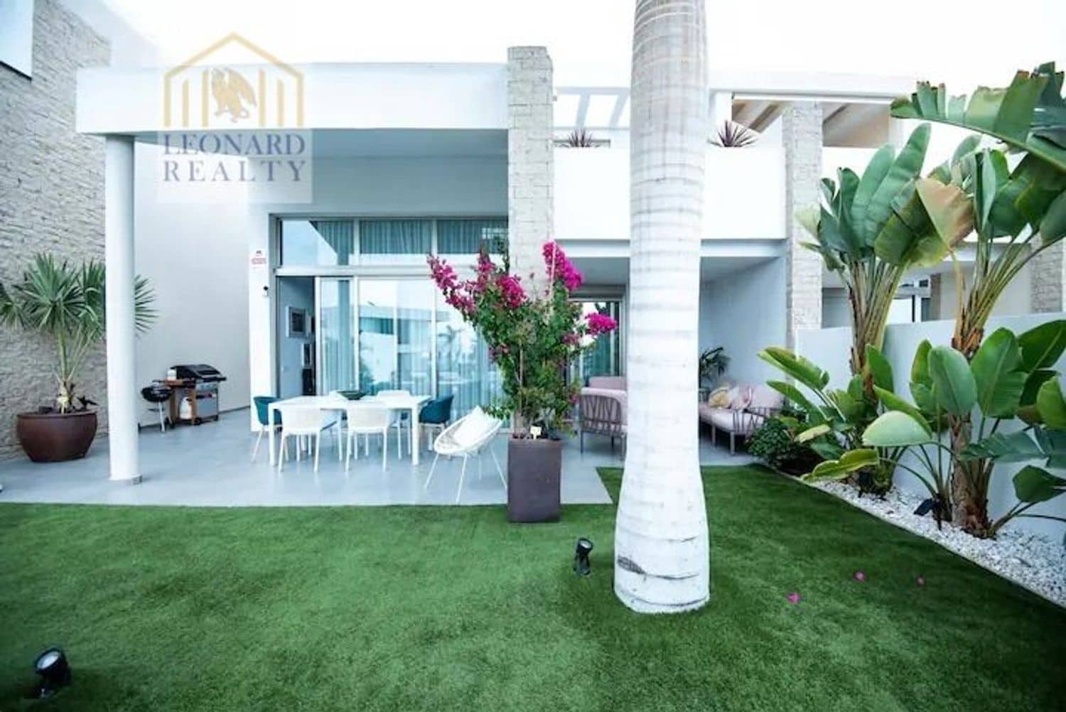 3 soverom Hus til salgs i La Caleta Adeje med svømmebasseng garasje - € 1 690 000 (Ref: 9558742)