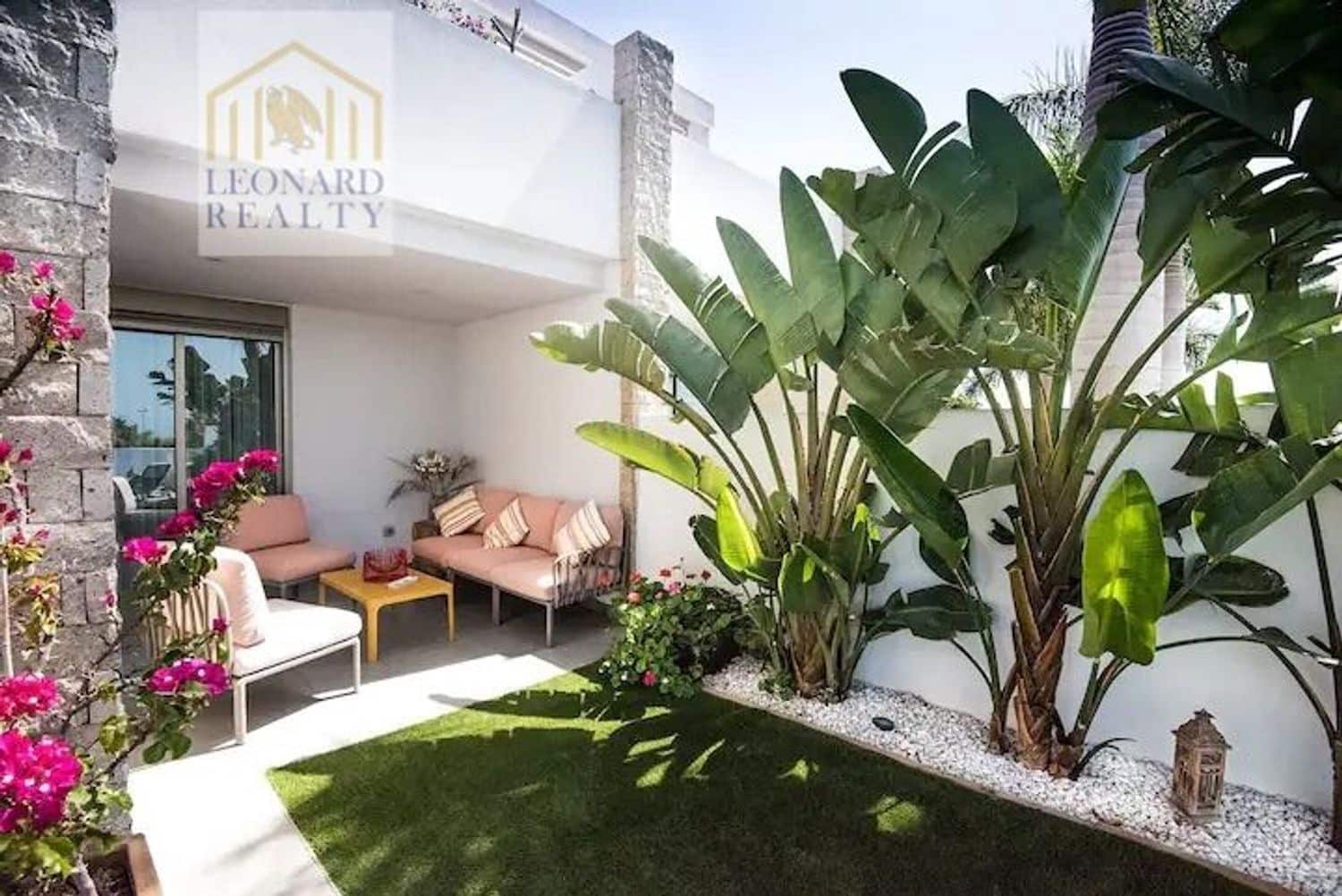 3 soverom Hus til salgs i La Caleta Adeje med svømmebasseng garasje - € 1 690 000 (Ref: 9558742)