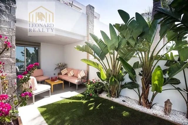 3 makuuhuone Omakotitalo myytävänä paikassa La Caleta Adeje, Adeje mukana uima-altaan 
autotalli - 1 690 000 € (Ref: 9558742)