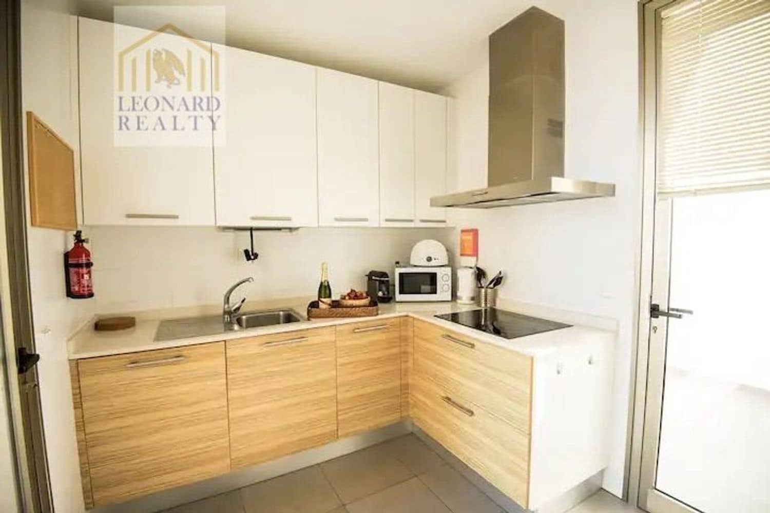 3 soverom Hus til salgs i La Caleta Adeje med svømmebasseng garasje - € 1 690 000 (Ref: 9558742)