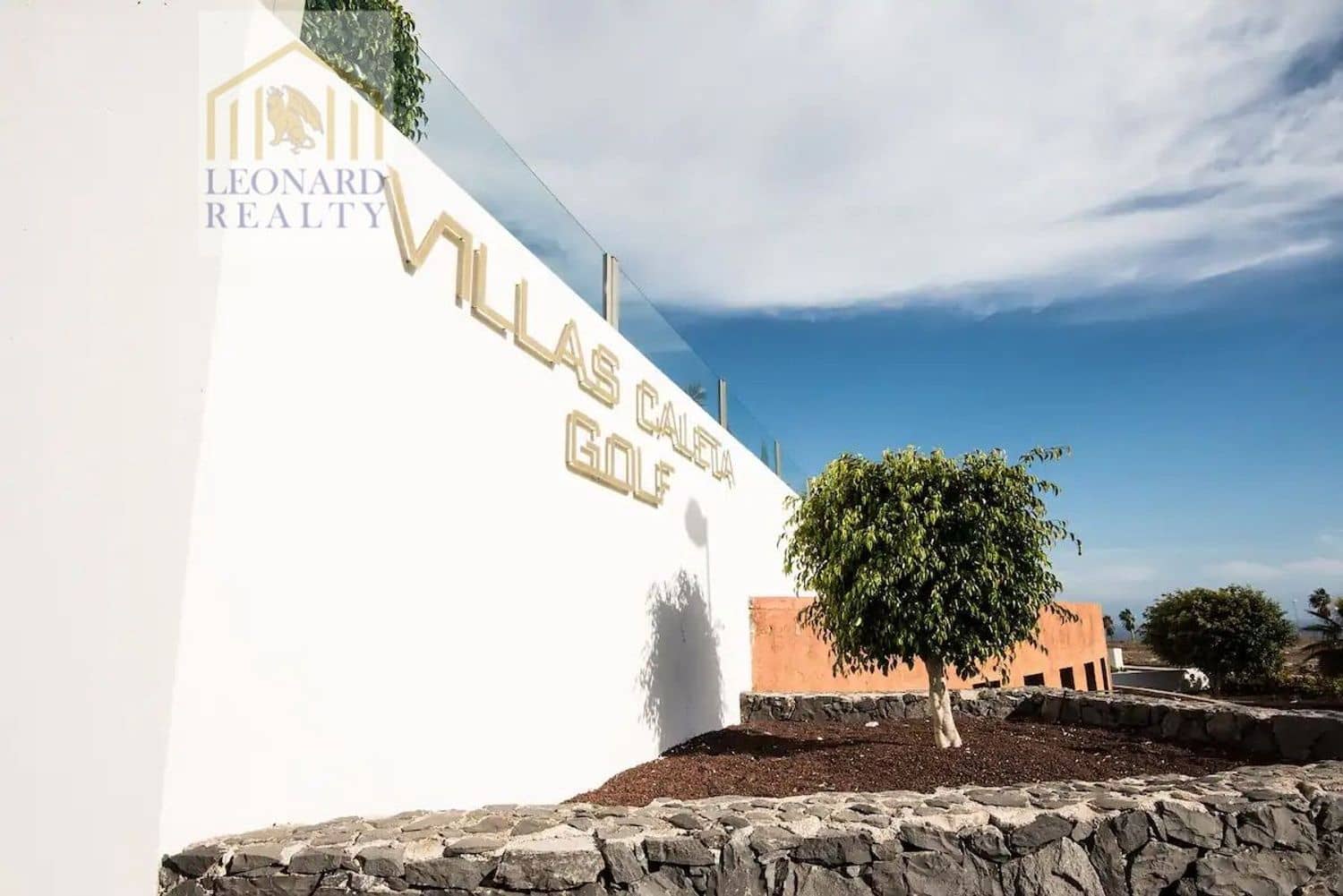 3 soverom Hus til salgs i La Caleta Adeje med svømmebasseng garasje - € 1 690 000 (Ref: 9558742)