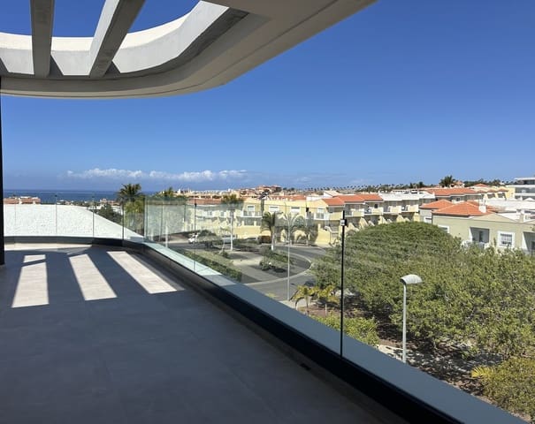 3 makuuhuone Huoneisto myytävänä paikassa Playa de Fañabé Alto, Adeje mukana uima-altaan 
autotalli - 1 295 000 € (Ref: 9558743)