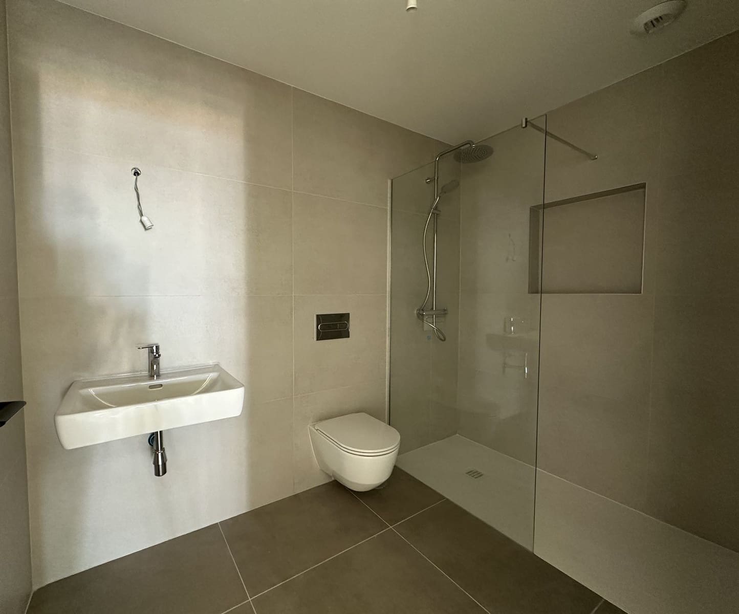 3 makuuhuone Huoneisto myytävänä paikassa Costa Adeje mukana uima-altaan 
autotalli - 1 295 000 € (Ref: 9558743)