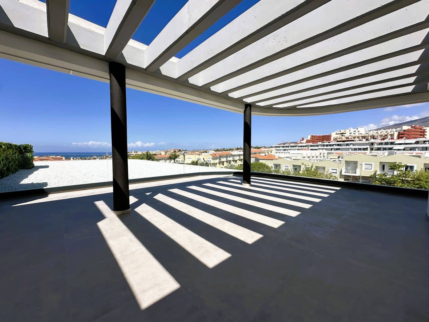 3 makuuhuone Huoneisto myytävänä paikassa Costa Adeje mukana uima-altaan 
autotalli - 1 295 000 € (Ref: 9558743)