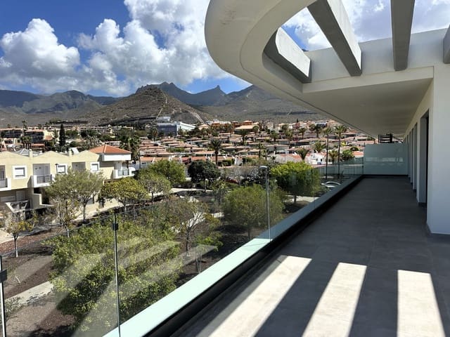 3 makuuhuone Huoneisto myytävänä paikassa Playa de Fañabé Alto, Adeje mukana uima-altaan 
autotalli - 1 295 000 € (Ref: 9558743)